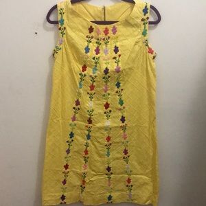 🌼Vintage yellow embroidered 👗 dress🌼